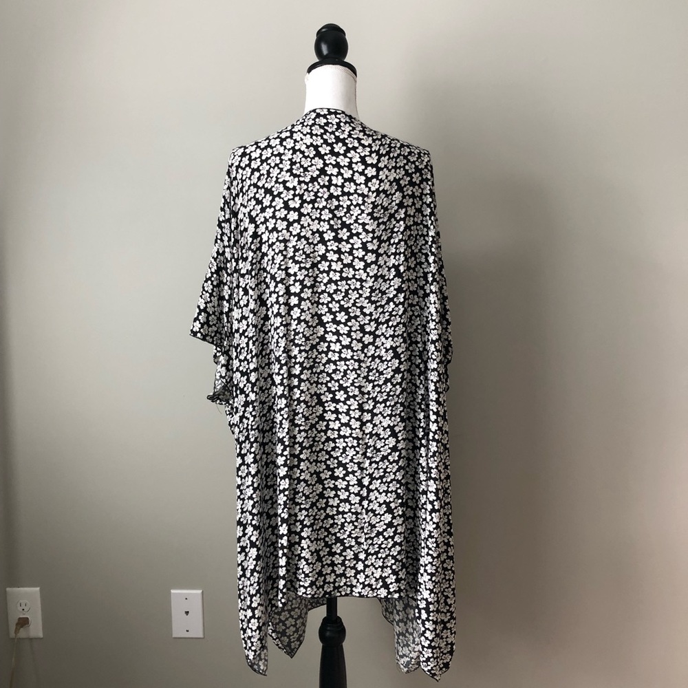 BRANDY MELVILLE | Floral Kimono Duster - Picture 4 of 5
